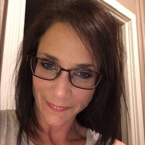 Meet your Posher, Carrie a